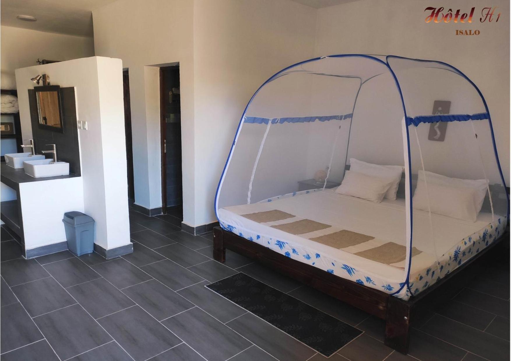 Hotel H1 Isalo Ranohira ภายนอก รูปภาพ